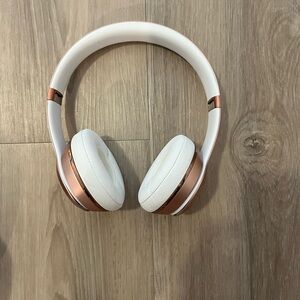 Beats Solo 2 Wireless Headphones